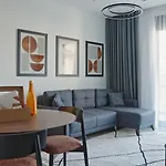 Stylish Accommodation By The Sea