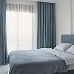 Stylish Accommodation By The Sea